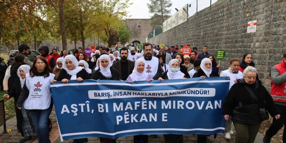 Amed'de İnsan Hakları Günü yürüyüşü